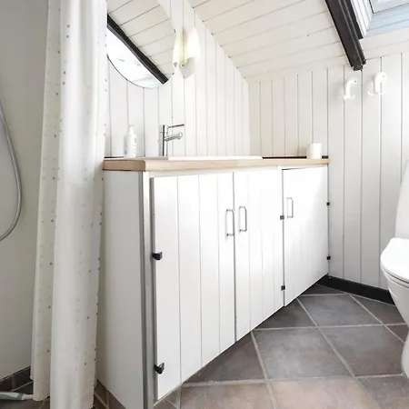 Awesome In With Kitchen Holiday home *