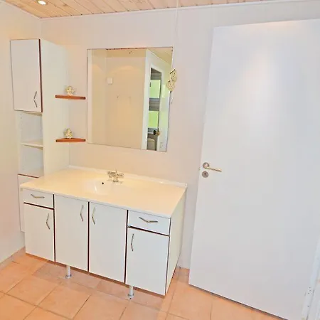 Awesome In With Kitchen Holiday home
