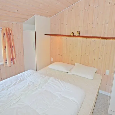 Awesome In With Kitchen Holiday home *